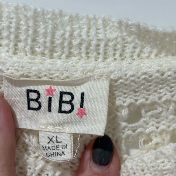 BiBi Floral Open Knit Crop Sweater in Cream with Floral Accents - Picture 4 of 4